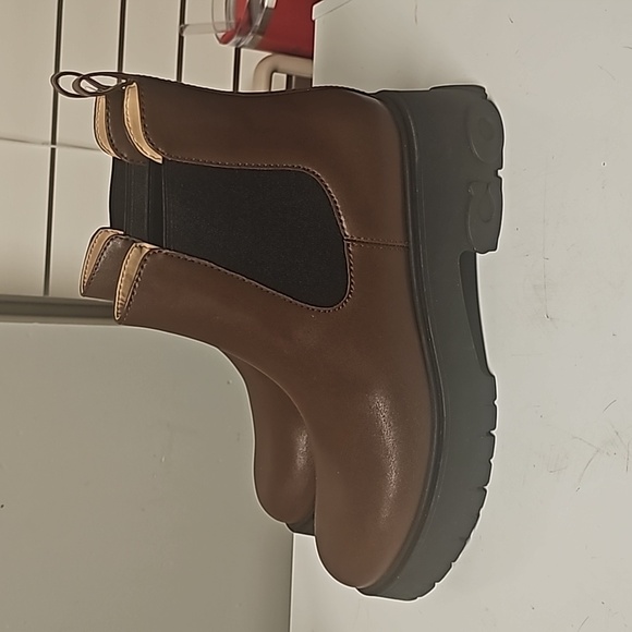 Coach ankle.boots - Picture 3 of 3